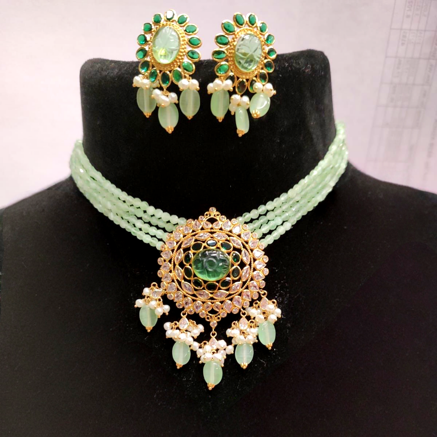 22KT Gold Gren Chocker Necklace and Earrings Set