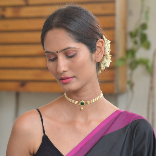 22KT Gold Pearl and Emerald Chocker and Earrings Set