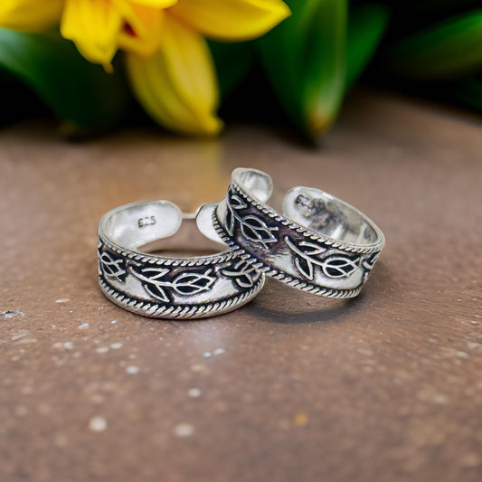 925 Antique Silver Lilly Toe rings