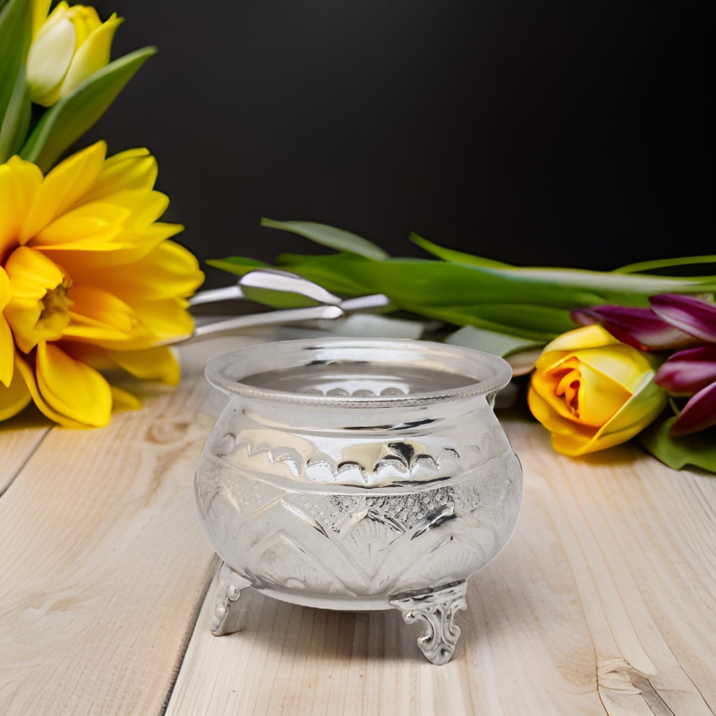 Silver Nakshi Chandan Cup With Standing Base