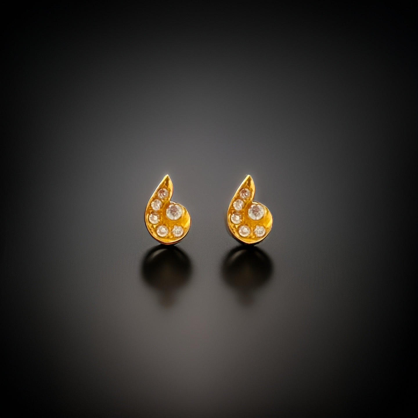 18KT Gold White Stone Stud Earrings
