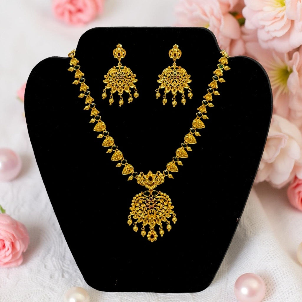 Ria Necklace and Earrings Set