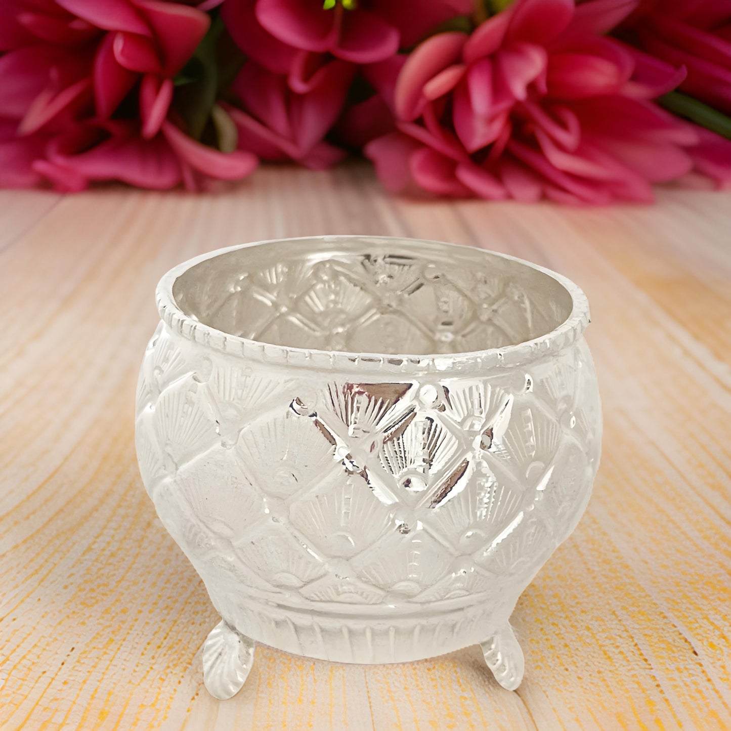 Silver Shell Pattern Shell Base Chandan Cup