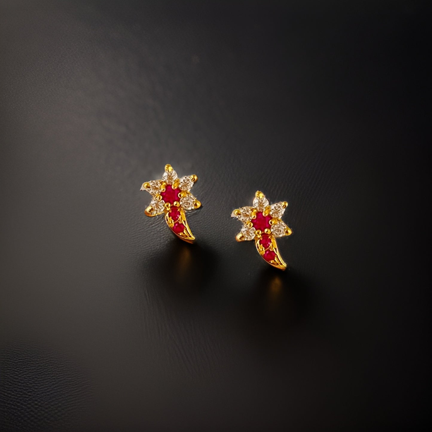 18KT Gold Shooting star Stud Earrings