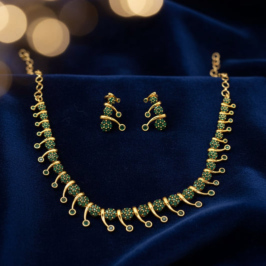 Shriya Necklace and Earrings Set